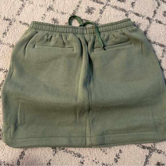 NEW with Tags. Pink Lily All Day Long Fleece Skirt. Size Medium - Picture 7 of 7